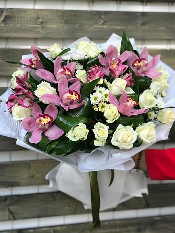 Букет цветов из: Розы и Хризантемы в Курорт-Дарасун