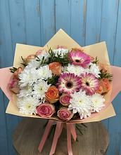 Букет цветов из:  Розы, Герберы и Хризантемы в Курорт-Дарасун