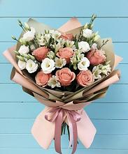 Букет цветов из:  Розы, Альстромерии и Лизиантусы в Курорт-Дарасун