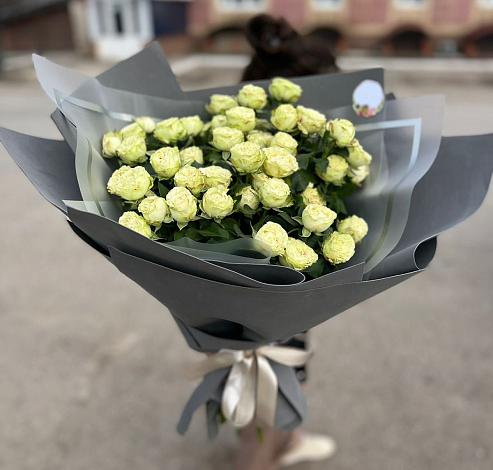 Букет Белые кустовые розы Солинеро в Курорт-Дарасун