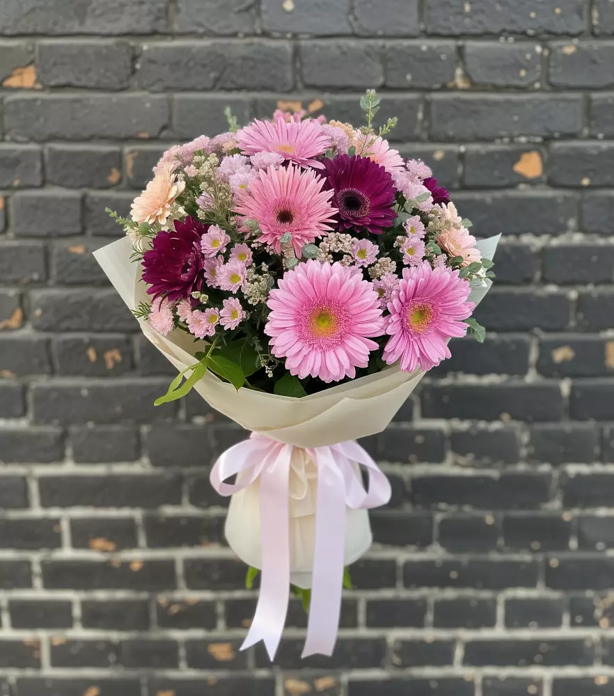 Букет цветов из: Герберы и Хризантемы в Курорт-Дарасун