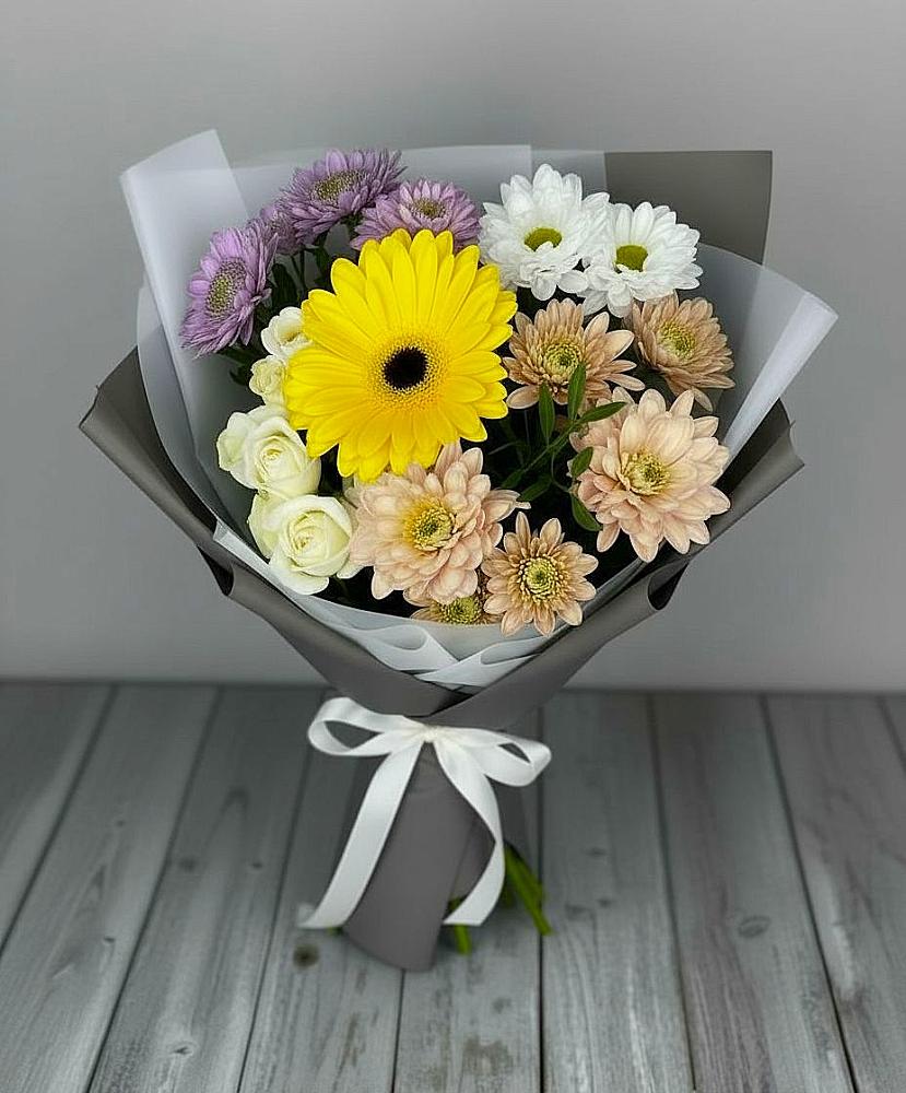 Букет цветов из: Розы, Герберы и Хризантемы в Курорт-Дарасун