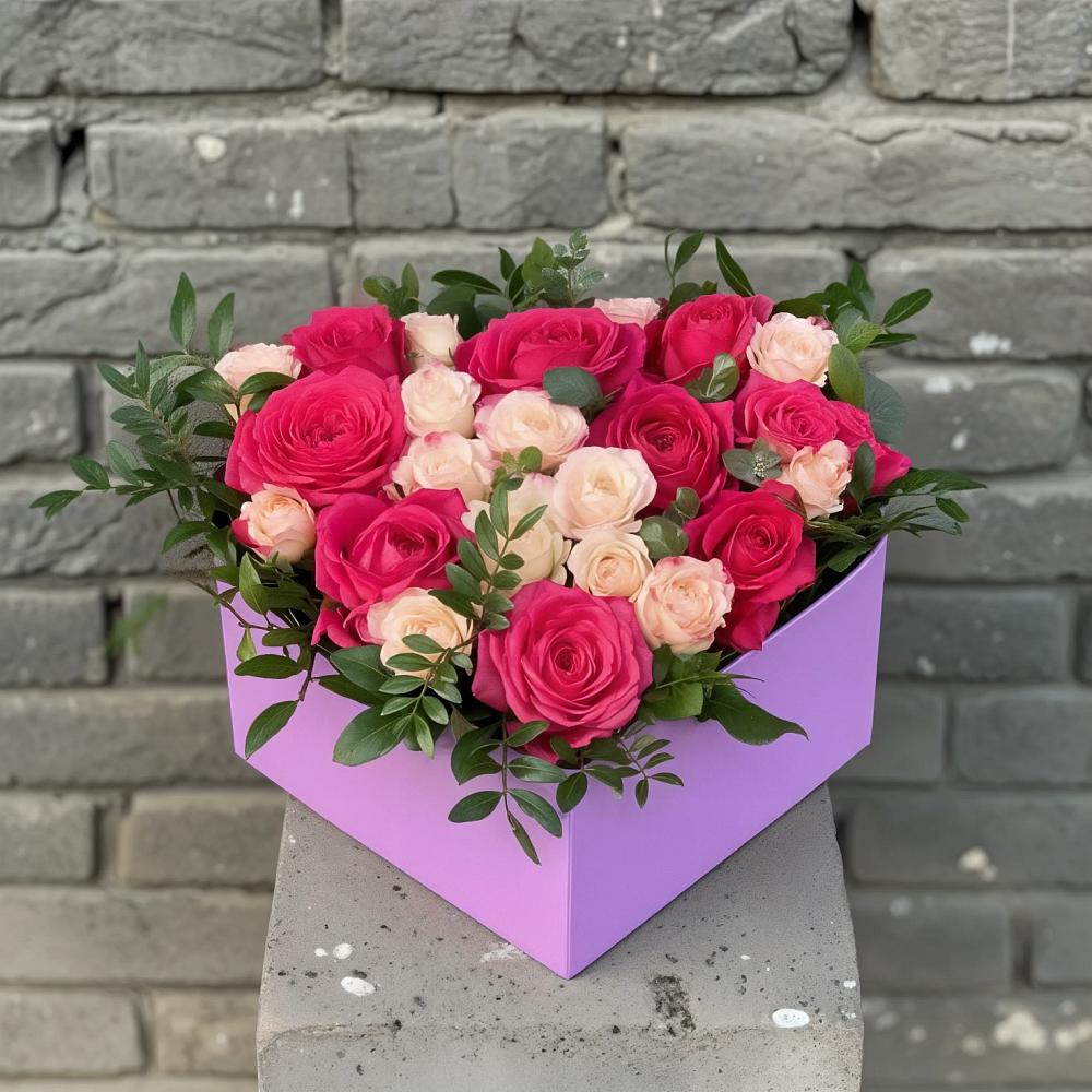 Цветочная композиция из Розы в коробке в Курорт-Дарасун