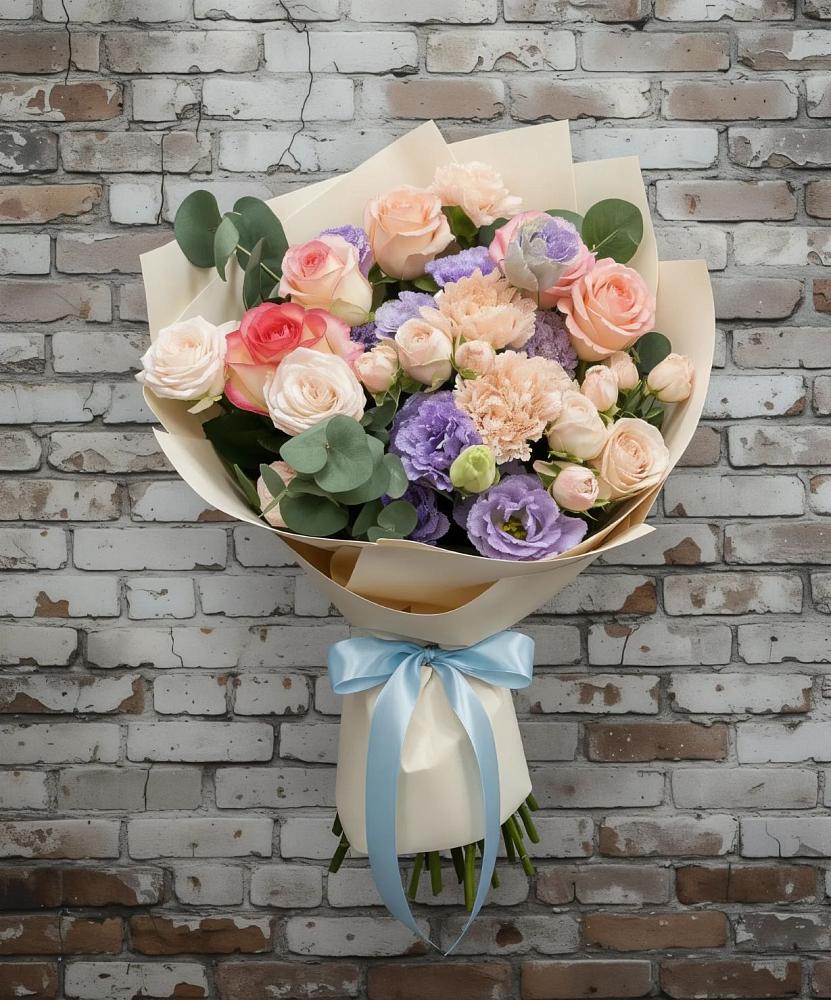 Букет цветов из: Розы, Лизиантусы и Гвоздики в Курорт-Дарасун