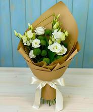 Букет цветов из:  Хризантемы и Лизиантусы в Курорт-Дарасун