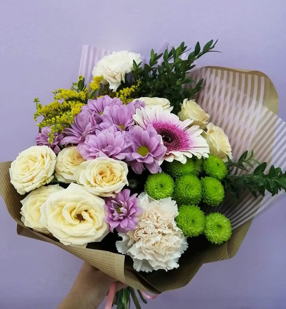 Букет цветов из: Хризантемы, Розы, Гвоздики и Герберы в Курорт-Дарасун