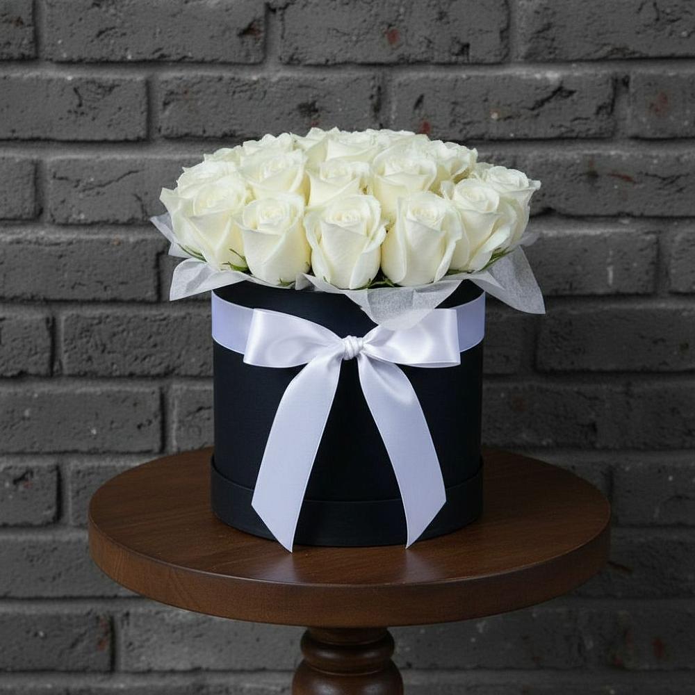 Цветочная композиция из Розы в шляпной коробке в Курорт-Дарасун