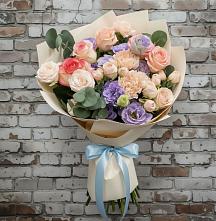 Букет цветов из:  Розы, Лизиантусы и Гвоздики #REPLACE_PRED# Курорт-Дарасун